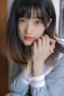 一家三口共用奶奶